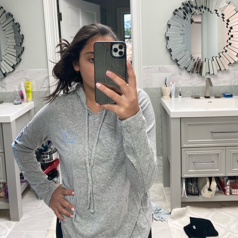 vineyard vines sweatshirt